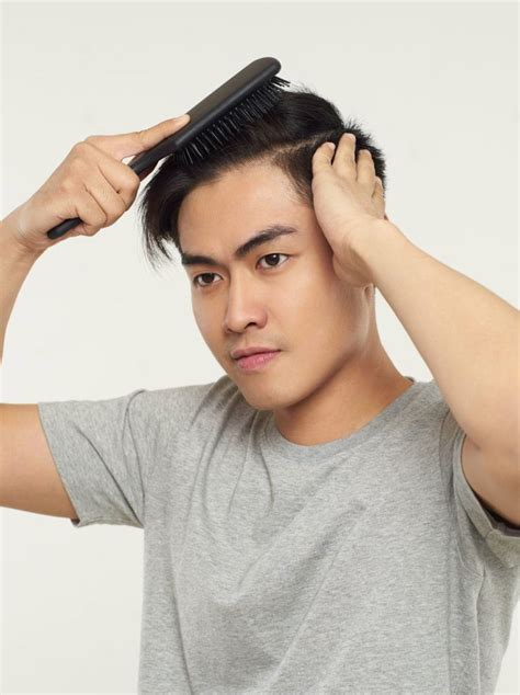 เพราะมันออกแนวแบบunisex เท่ๆเซ็กซี่ๆ ยิ่งสาวมั่นยิ่งชอบเลย พูดรวมๆของทั้งsetนี้นะคะ ความหอม: วิธีเซ็ต ทรงผมแสกข้าง สไตล์เมสซี่ ทรงผมเท่ๆ สำหรับผู้ชาย