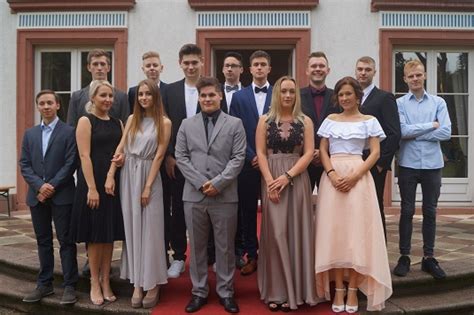 Schreiben an nachbarn wegen feier. Auf zu neuen Wegen - Zeugnisübergabe bei Akademischer Feier im Litauischen Gymnasium ...
