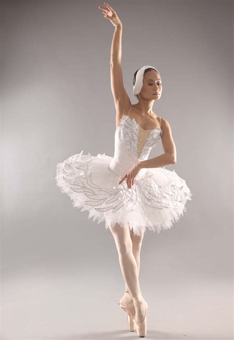 Philippine Prima Ballerina Liza Macuja Elizalde Ballerina Ballet Skirt Ballet Dancers