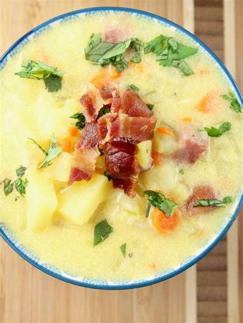 The perfect way to use up your ham leftovers. Creamy Ham and Potato Soup Recipe ~ Easy weeknight Dinner