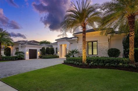 Gorgeous Waterfront Home In Palm Beach For Sale At 5700000