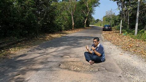 Abdul al mortuzasenior scientific officer at bangladesh atomic energy commissionпідтверджена електронна адреса в baec.gov.bd. Big Pothole In Melaka Is "Miraculously" Fixed After MP ...