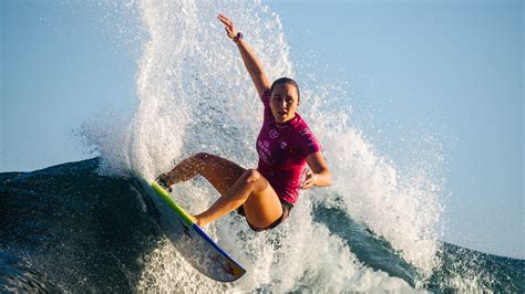 Carissa Moore Becomes First American Womens Surfer To Qualify For 2020