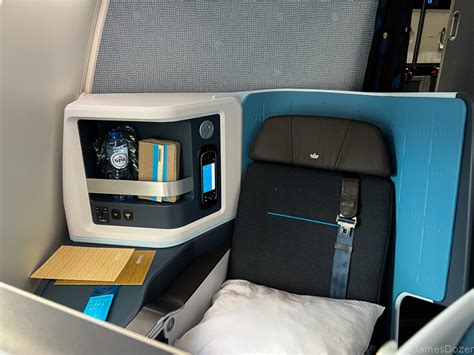 Review Klm Boeing 787 10 Business Class Amsterdam To Los Angeles