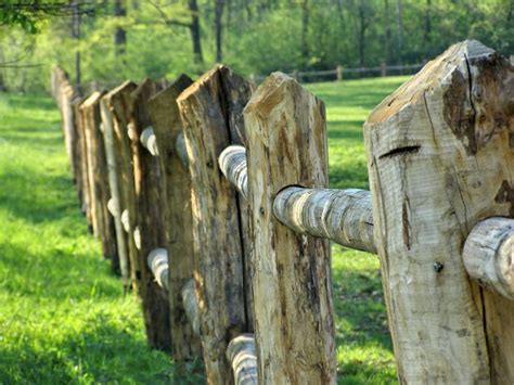 Rustic Fence For Avenue Driveway Log Fence Rustic Fence Rustic Wood