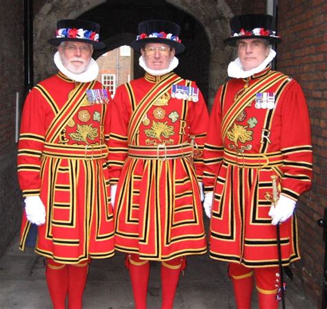 Yeomen Of The Queens Body Guard 18th Century Clothing Costumes