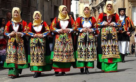 traditional italian clothing a guide on traditional clothes