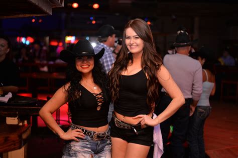 Photos Saturday Night At Midnight Rodeo Was The Place To Be For Country Swingers In San Antonio