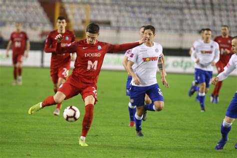 Slaba Utakmica Na Poljudu Hajduk I Osijek Odigrali Derbi Bez Pogodaka