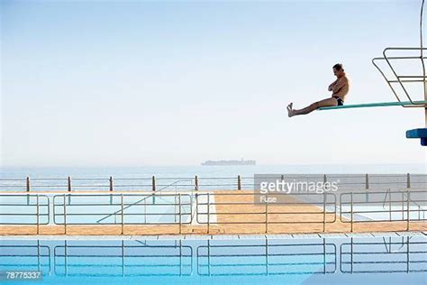 High Diving Board Stockfotos En Beelden Getty Images