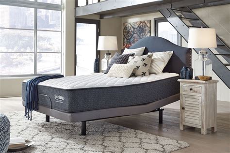 Available in a choice of sizes including single, king single, queen and king. Zero Gravity King Adjustable Bed from Ashley | Coleman Furniture