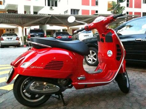 The gts 250ie is a development of the design direction, and restyled, from the vespa gt200. Vespa GTS 300 Super FOR SALE in Singapore @ Adpost.com ...