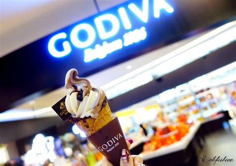 Come to visit malaysia for holiday and still craving for this soft serce ice cream, though indonesia have it. oh{FISH}iee: Godiva Soft Serve Ice Cream is Here in Nu ...