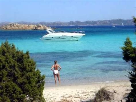 L'isola è abitata da una sola persona, che è anche il custode. Sardegna - Budelli l'isola delle meraviglie - YouTube