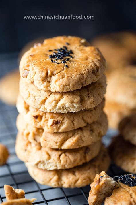 Heat wok and add 2 tablespoons oil and the walnuts. Chinese Walnut Cookie | China Sichuan Food