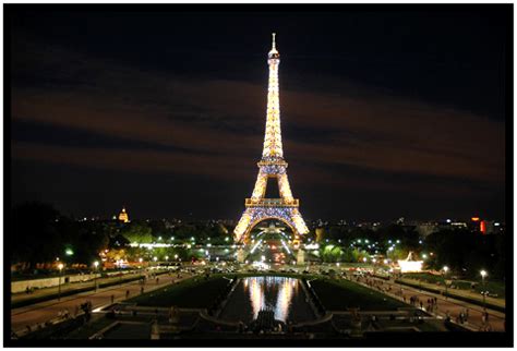 Une nuit près de la tour eiffel, orsay müzesi'ne ve musée de l'orangerie'ye 5 km uzaklıktadır. Tour Eiffel de nuit