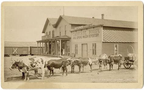 Procure 3,052 fotos e imagens sobre las vegas new mexico disponíveis ou inicie uma nova pesquisa para explorar mais fotos e imagens. Ox team in front of Gross, Blackwell, and Company store ...