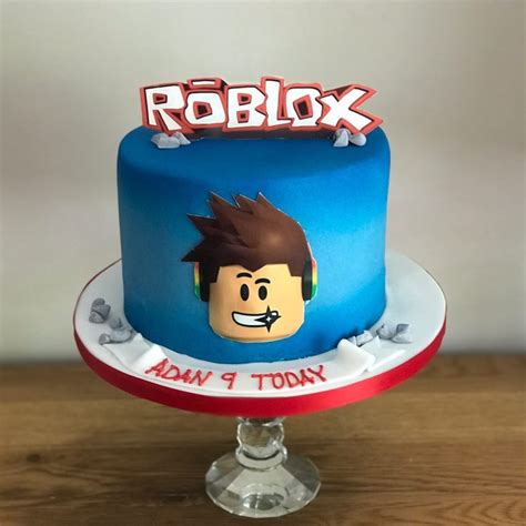 Roblox Birthday Cake