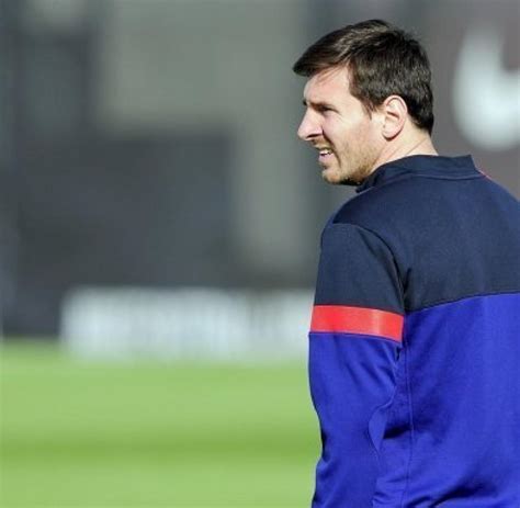 He has managed to surpass the other great argentine #10 even without winning a major national title yet. Fußball-Champions League: Messi gegen PSG zunächst auf der ...