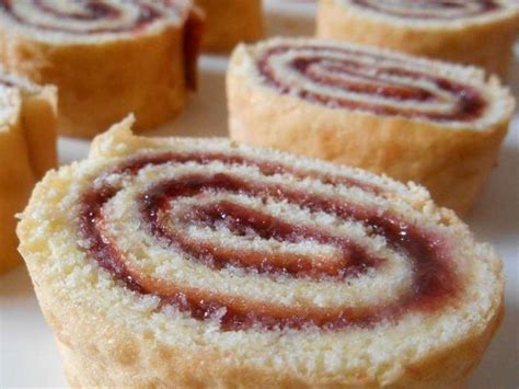 Gâteau roulé à la confiture