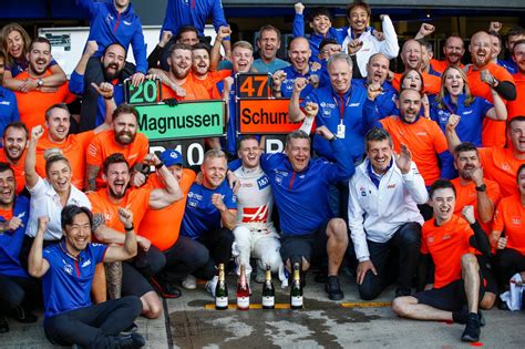 Formel Vettel Team L Sst Fans Vor Wut Sch Umen Sauhaufen