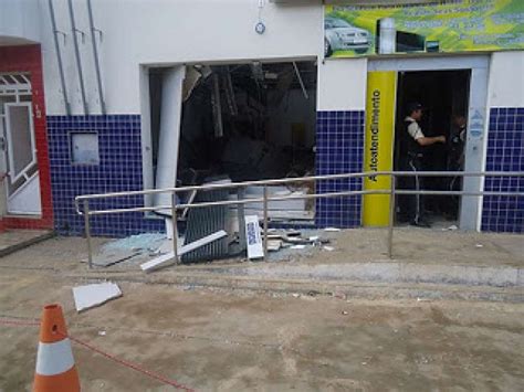 bandidos explodem dois caixas eletrônicos do bb na cidade de mirangaba bahia no ar