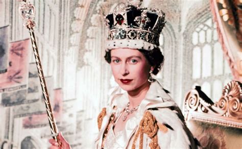 Buckingham Palace Gears Up To Celebrate Queen Elizabeth Iis Platinum