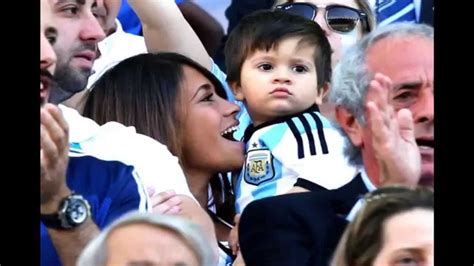 Lionel Messi Spent Time With Son Thiago And Girlfriend Antonella Youtube
