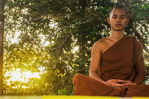 Free Photo Meditate Theravada Buddhism Monk Meditating Monk