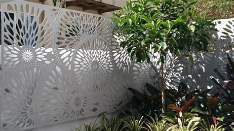 Erfahre hier, wie du ihn pflegst und verzieren kannst. Sichtschutz Garten: die besten Ideen für Ihren Auβenbereich