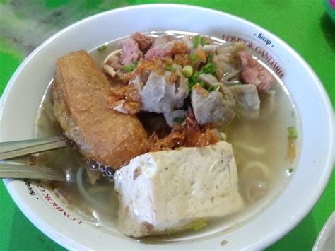 There aren't enough food, service, value or atmosphere ratings for bakso rudal, indonesia yet. Bakso Tetel Sapi Pak No, Gubeng, Surabaya - Lengkap: Menu terbaru, jam buka & no telepon, alamat ...