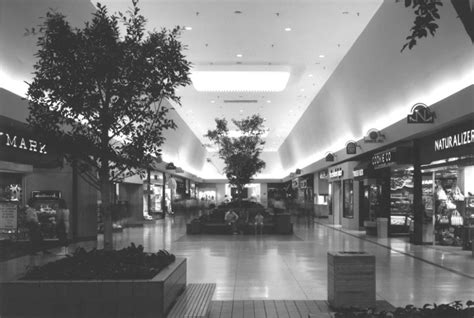 Historic Images Show Busy Shoppers At Crestwood Plaza
