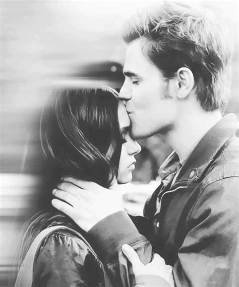 Sweet Kiss Stelena Vampire Diaries Vampire Diaries Stefan Cronicas