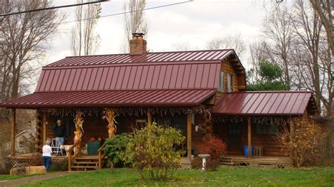 Metal Roof And Barn Style Log Home Barn Style House Red Roof House Traditional Exterior