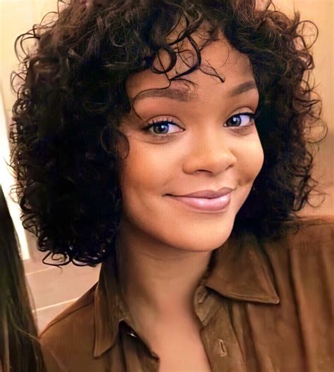 Rihanna Natural Hair 2020 110 Iconic Rihanna Hairstyles To Inspire