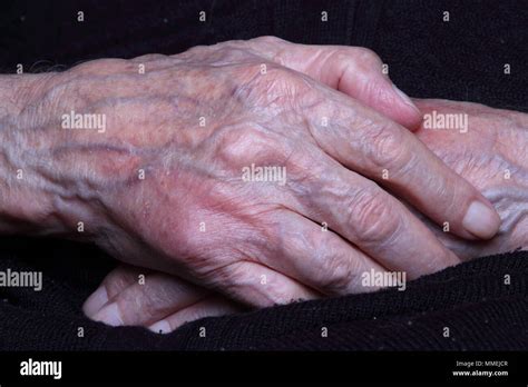 Aiding Hands Hi Res Stock Photography And Images Alamy