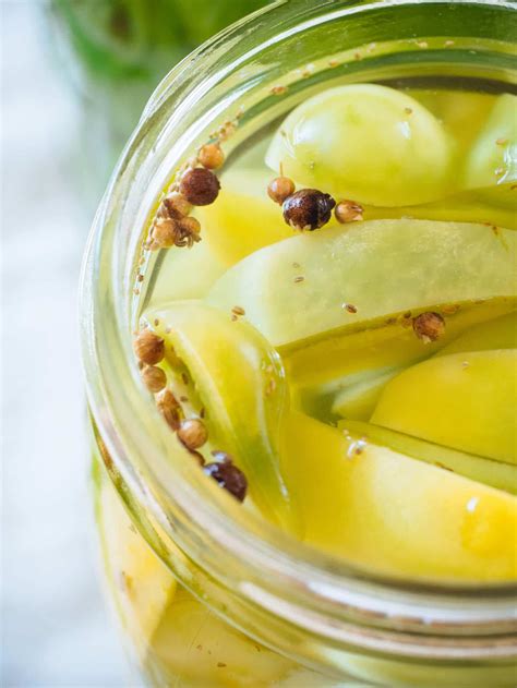4 Ways To Pickled Green Tomatoes Garden Betty