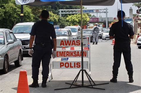 The police will close down multiple roads and also conduct road blocks in strategic locations around selangor during the movement control order (mco) period which is expected to end on 26 january. Woman Gives Birth in Car After Being Stuck in Traffic Jam ...