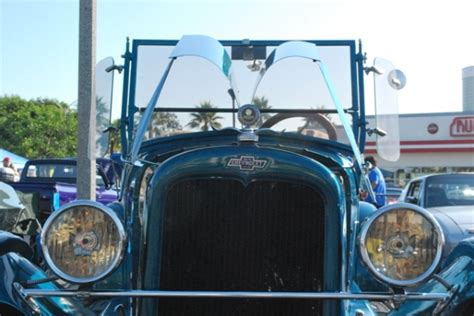 Cruisin To Rubys Classic Cars Friday Nights In Redondo