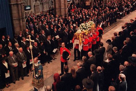 Welche gäste dazu eingeladen sein könnten. Prinz Philip: Der Palast meldet sich zur Beerdigung zu ...