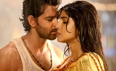 hot bollywood love making and kissing scenes