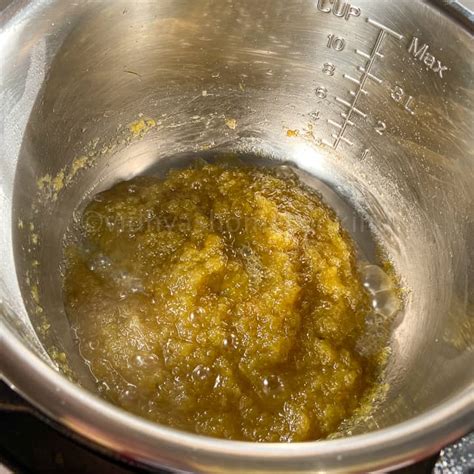 Older zucchini won't caramelize when you saute them because they're too wet. Instant Pot Zucchini Halwa - Vidhya's Vegetarian Kitchen