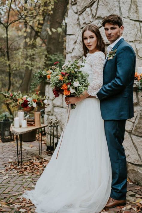 In some parts of england, the wedding cake is served at a wedding breakfast; This Vibrant Fall Wedding Inspiration Gives Us The Warm ...