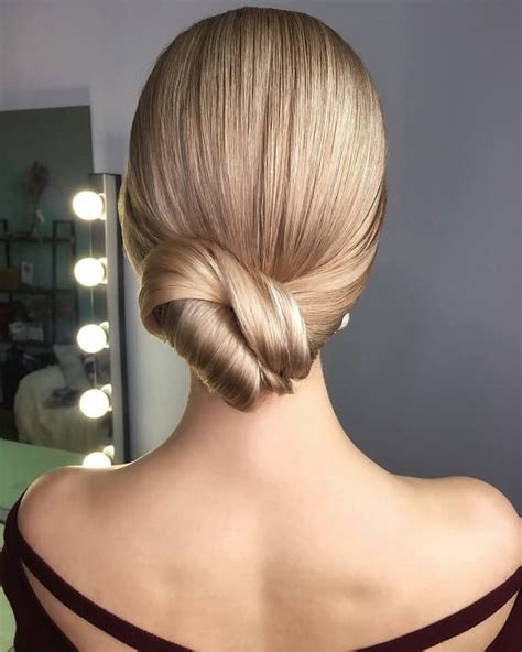 7 Modern French Twist Hairstyles For A Chic Look
