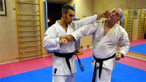 Karate Self Defense 4 Defense Sur Coup De Poing Direct Youtube
