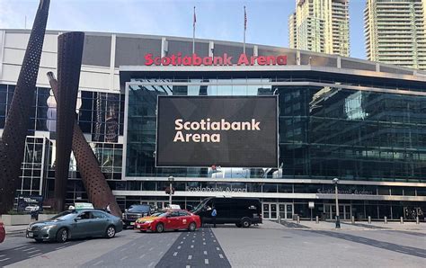 The Top 6 Restaurants Within Walking Distance From Scotiabank Arena