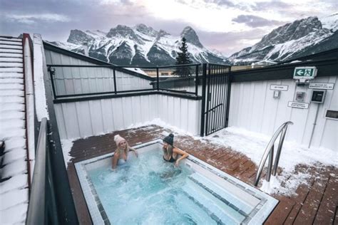 13 Cool Banff Airbnbs And Cabins For Your Mountain Vacation