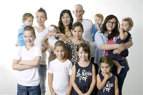 Terwijl zij genieten van een welverdiend dagje uit, verandert. Een Huis Vol Buddenbruck / Familie Buddenbruck weer in ...