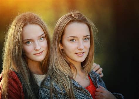 Pretty Twins Portrait Models Girls Sisters Twins Long Haired