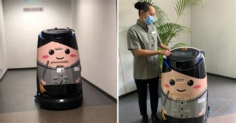 Spore Man Greeted By Huge Cleaning Robot On 1st Day Back To Work At Mount E Hospital